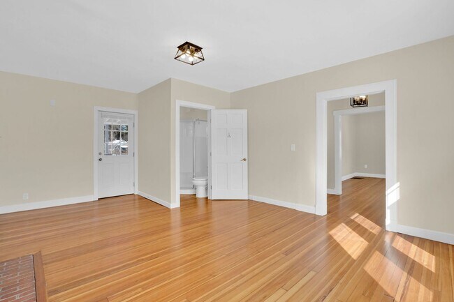 Building Photo - 157-159 Pleasant Street