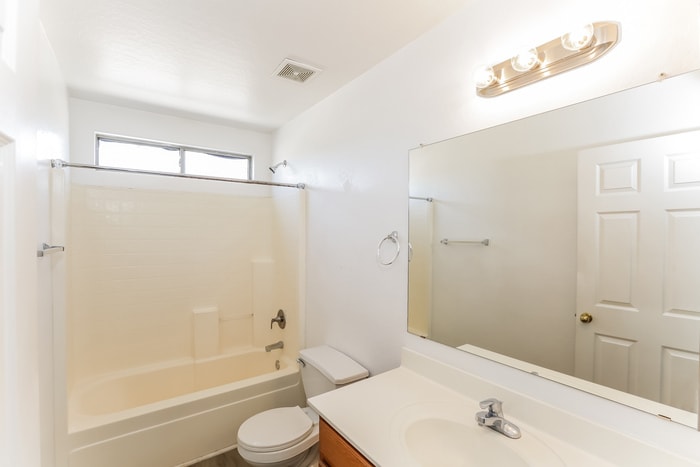 Building Photo - 2241 S 85th Dr