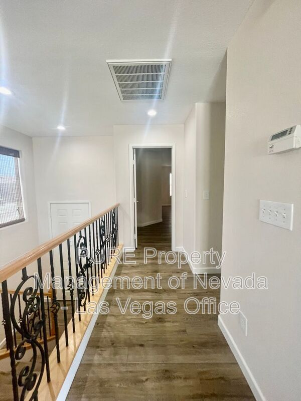 Building Photo - 102 La Padania Ave