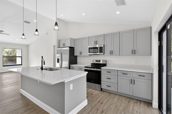 Building Photo - 20412 Elrose Ave