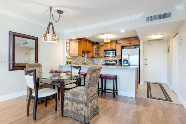 Building Photo - 3725 S Ocean Dr