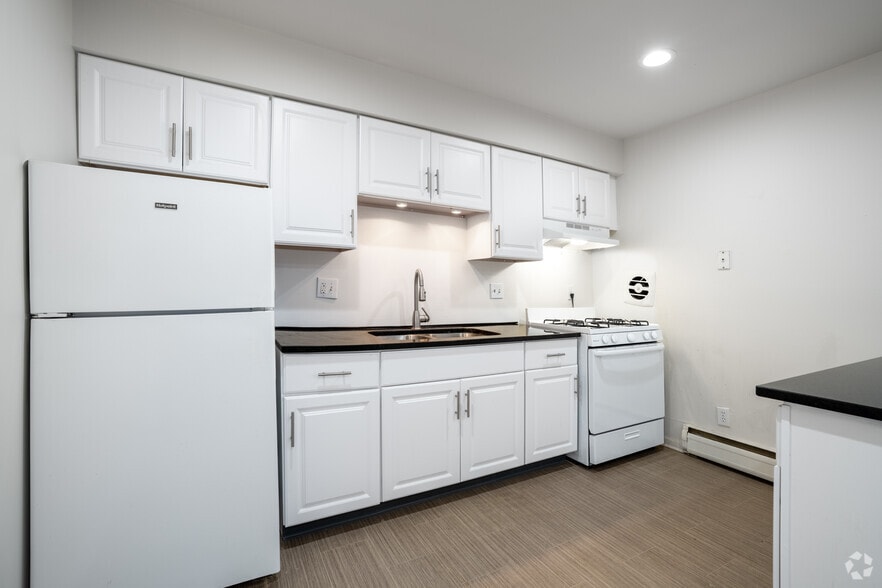 Primary Photo - Island Drive