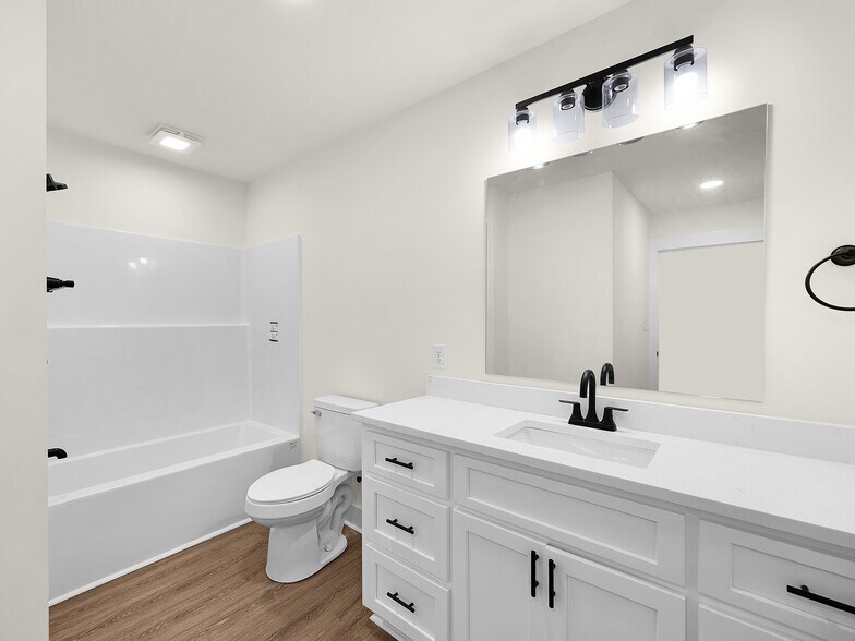 Building Photo - 161 W Grand St