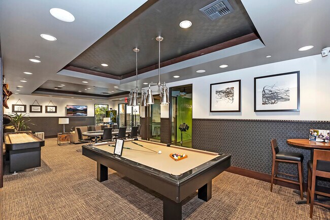 Building Photo - 51600 Sidewinder Dr