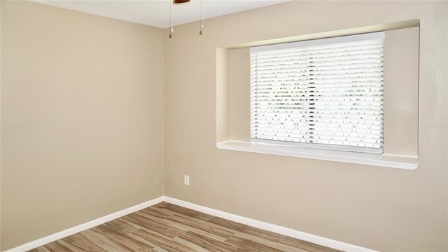 Building Photo - 7323 Woodoak Dr