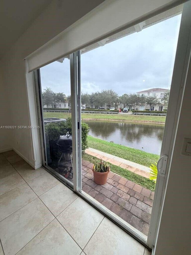 Building Photo - 2735 SW 81st Terrace