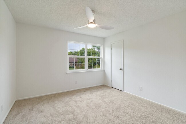 Building Photo - 1832 Wonderlight Ln