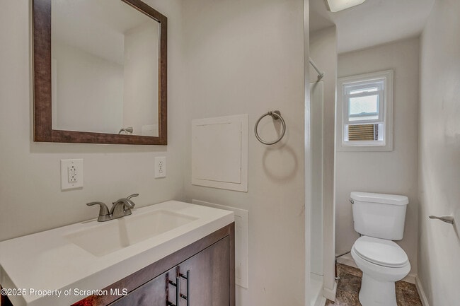Building Photo - 367 N Bromley Ave