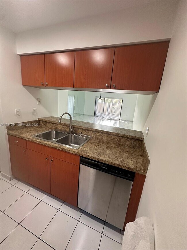 Building Photo - 6346 SW 136th Ct