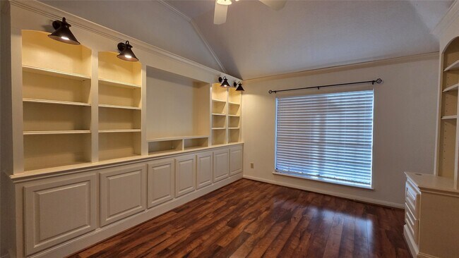 Building Photo - 18514 Purdy Ct