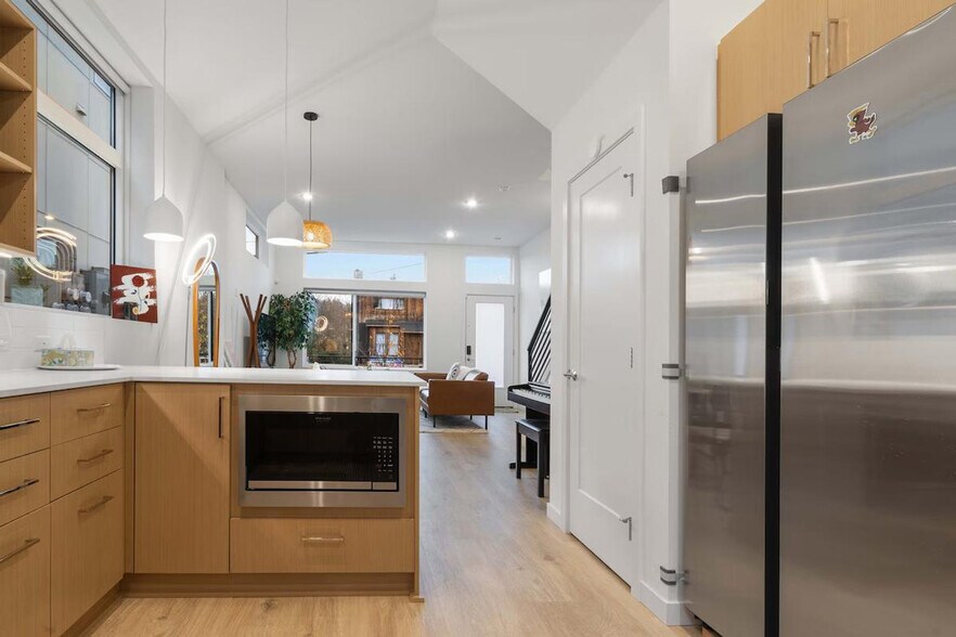 Building Photo - 2433 S Plum St