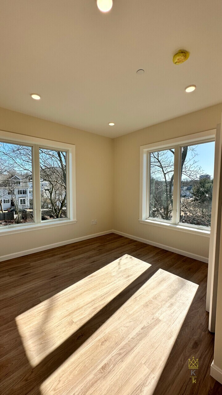 Building Photo - 458 Washington St