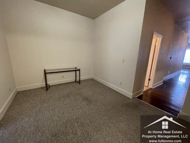 Building Photo - 518 Court Street, Apartment A