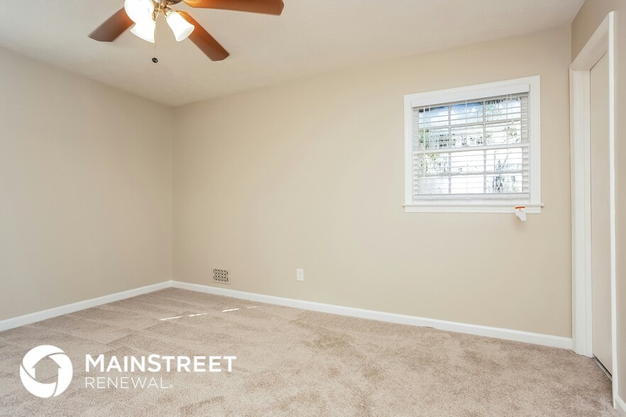 Building Photo - 2165 Knighton Dr