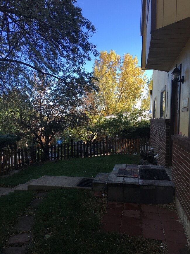 Building Photo - Lovely S. Boulder 5BD House on Open Space - Available June 1st!