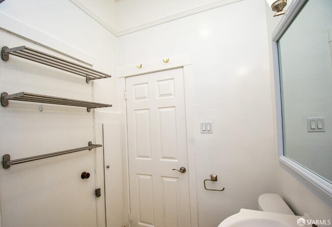 Building Photo - 205 Bonview St