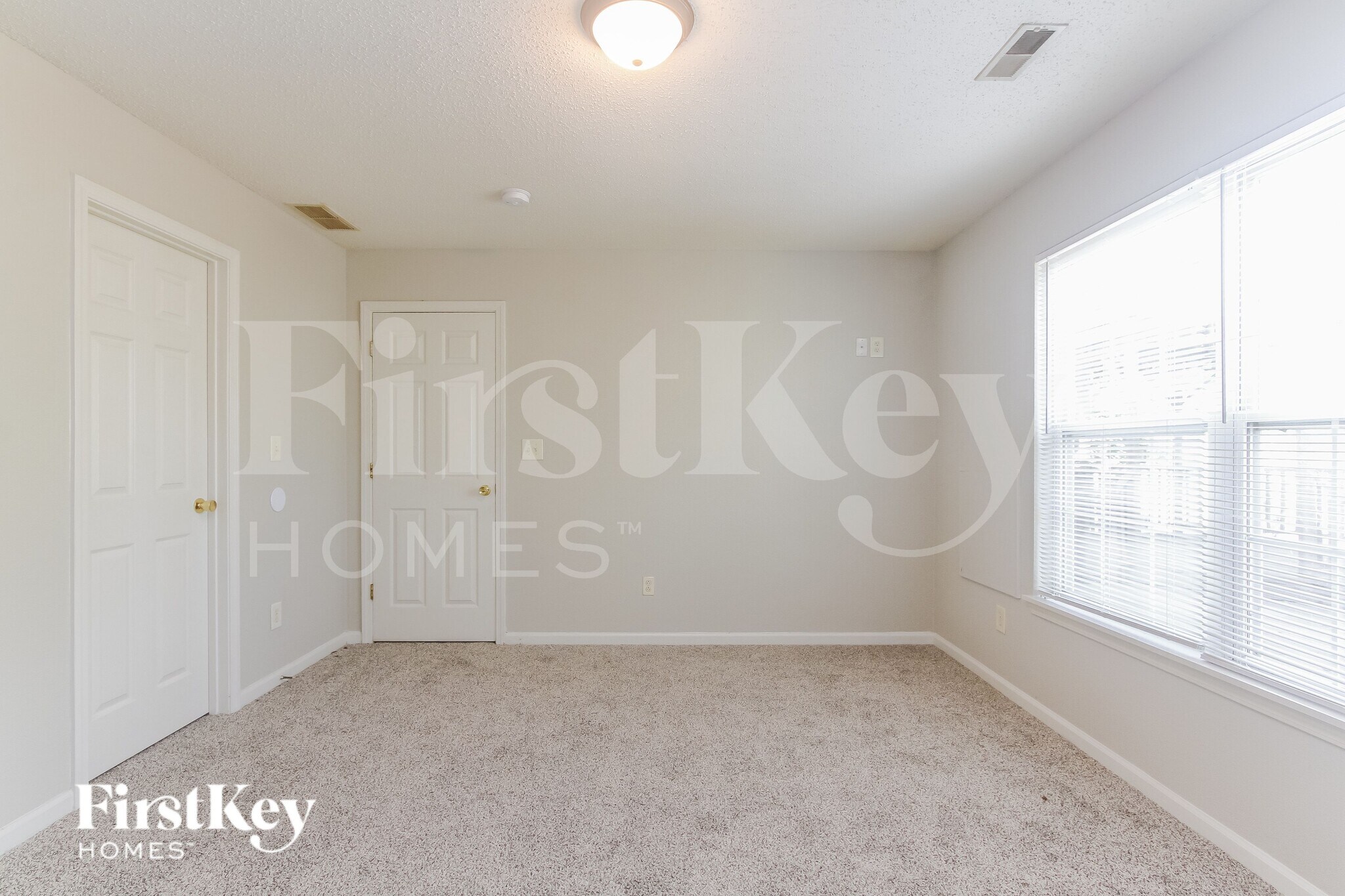 Building Photo - 1673 Blue Lake Dr