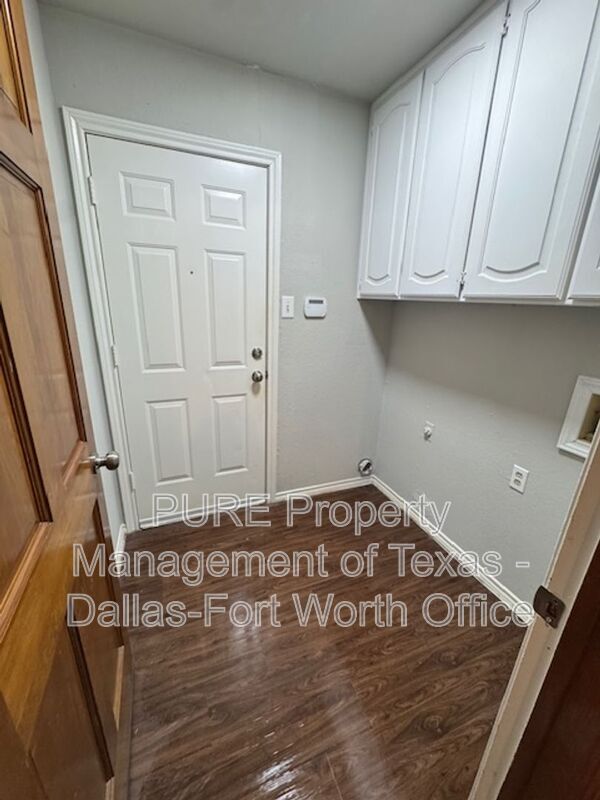 Building Photo - 7313 Century Dr