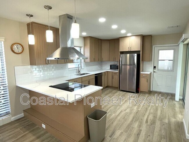 Building Photo - 3602 S Beach Dr