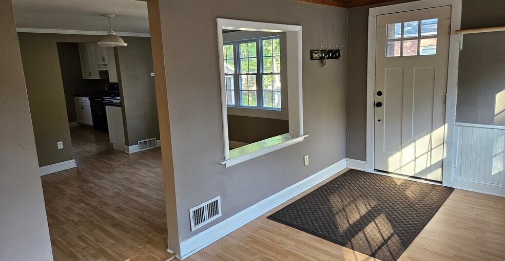 Building Photo - 35 Jackson St