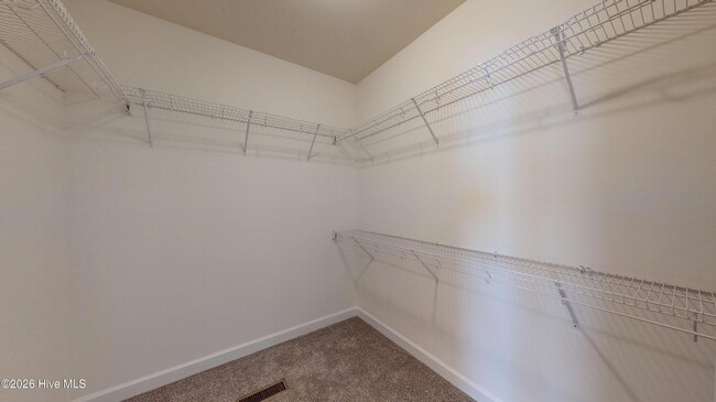 Building Photo - 1140 Greenbriar Dr
