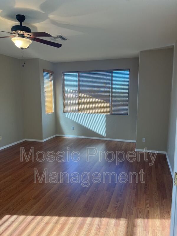 Building Photo - 3938 E Remington Dr