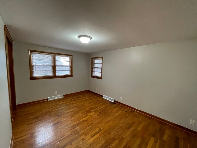 Building Photo - 38 Kellwood Dr