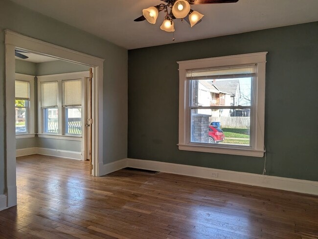 Building Photo - 1560 Coutant Ave