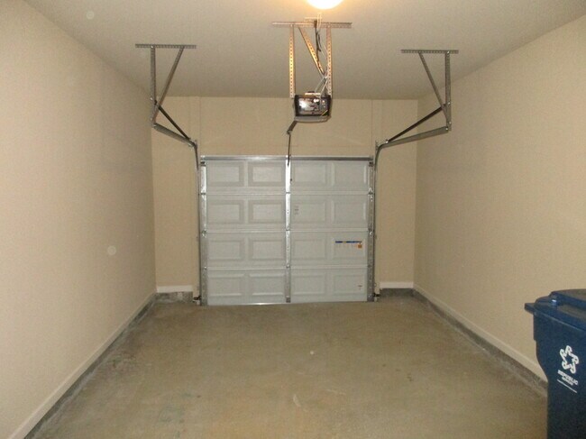 Building Photo - 2723 Morgan Glen Rd NE