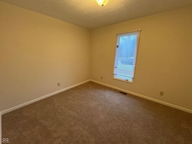 Building Photo - 488 Orchardview Dr