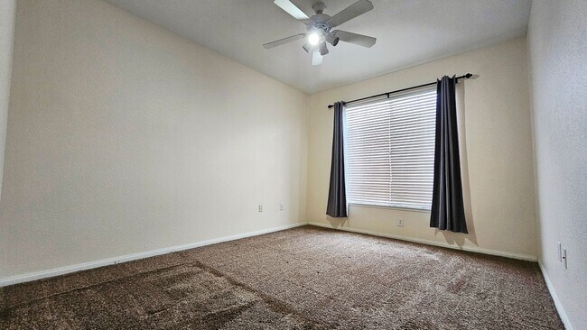 Building Photo - 2 Bed and 2 full Bathrooms Condo for Rent