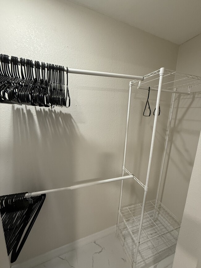 Building Photo - 429 Morgan Cir S