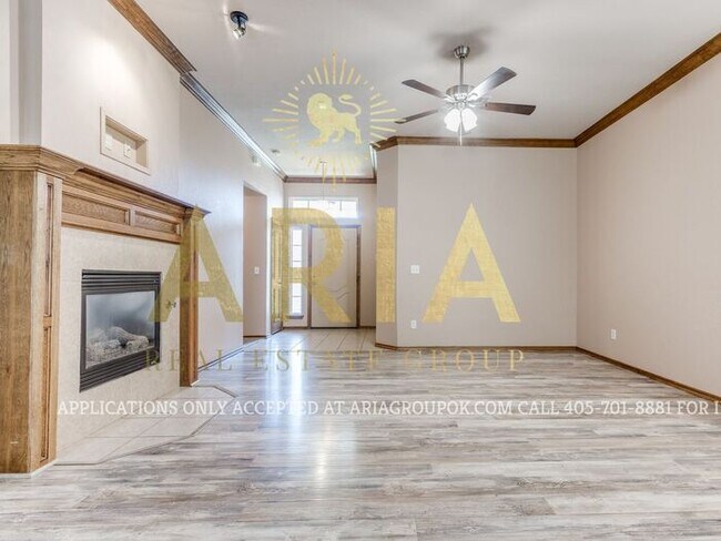 Building Photo - BEAUTIFUL 3 BED/2 BATH HOME IN ROYAL OAKS!...