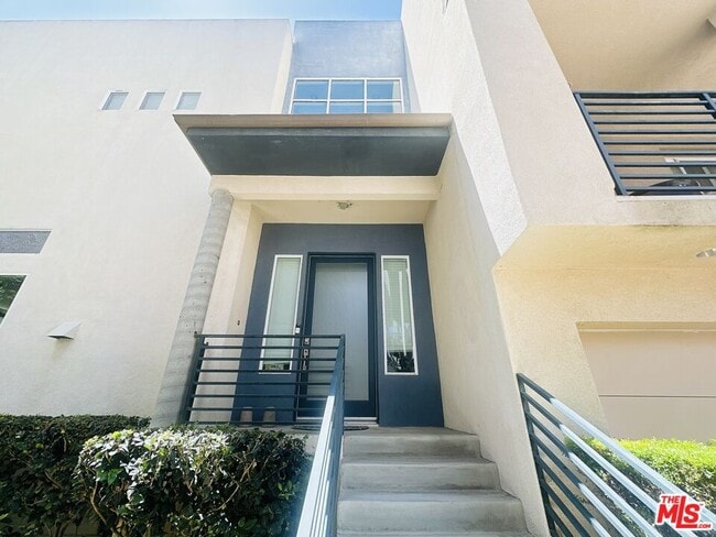 Building Photo - 6581 S Seabluff Dr