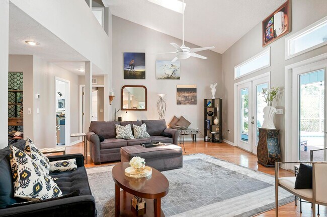 Building Photo - ** STUNNING 4 BEDROOM 2 FULL BATH/ 2 HALF BATH HOME WITH A PRIVATE POOL LOCATED JUST MINUTES FROM...