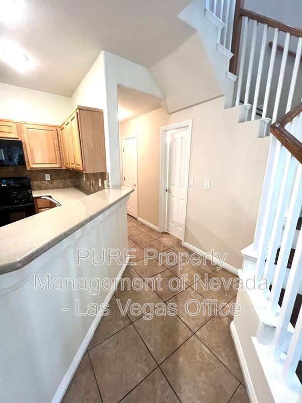 Building Photo - 8809 Horizon Wind Ave
