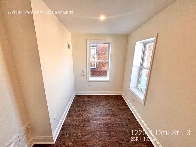 Building Photo - 1220 S 13th St