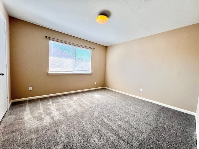Building Photo - 815 Forest Ivy Ln