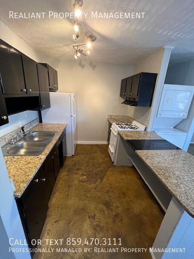 Building Photo - 468 N. Limestone-5