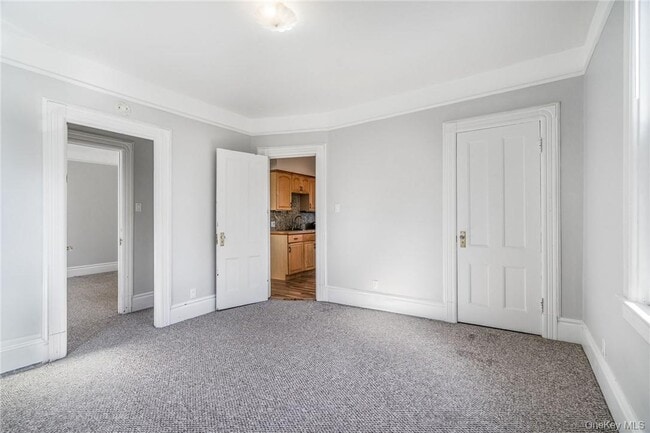 Building Photo - 22 Fairview Ave