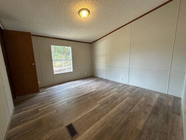 Building Photo - 252 Cobb Rd