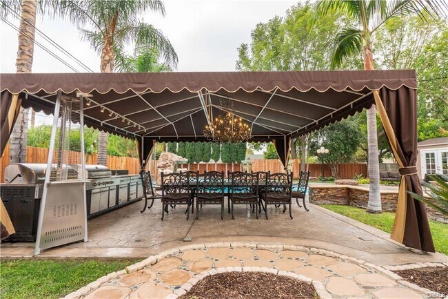 Building Photo - 18834 Devonshire St