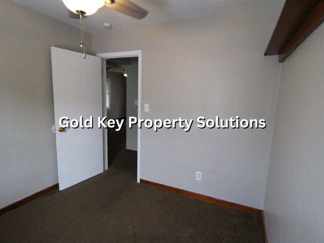 Building Photo - 3 BR 1 BA House in Meadowbrook Area with G...