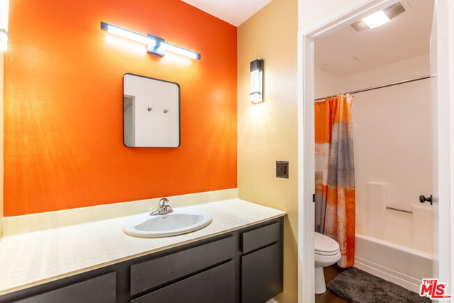 Building Photo - 5213 Raintree Cir