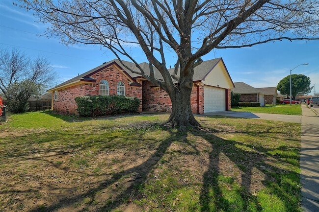 Building Photo - 416 Mara Ln