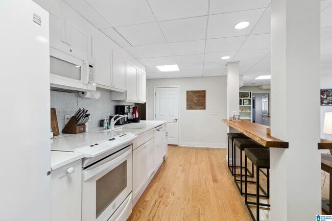 Building Photo - 89 Hall Cir