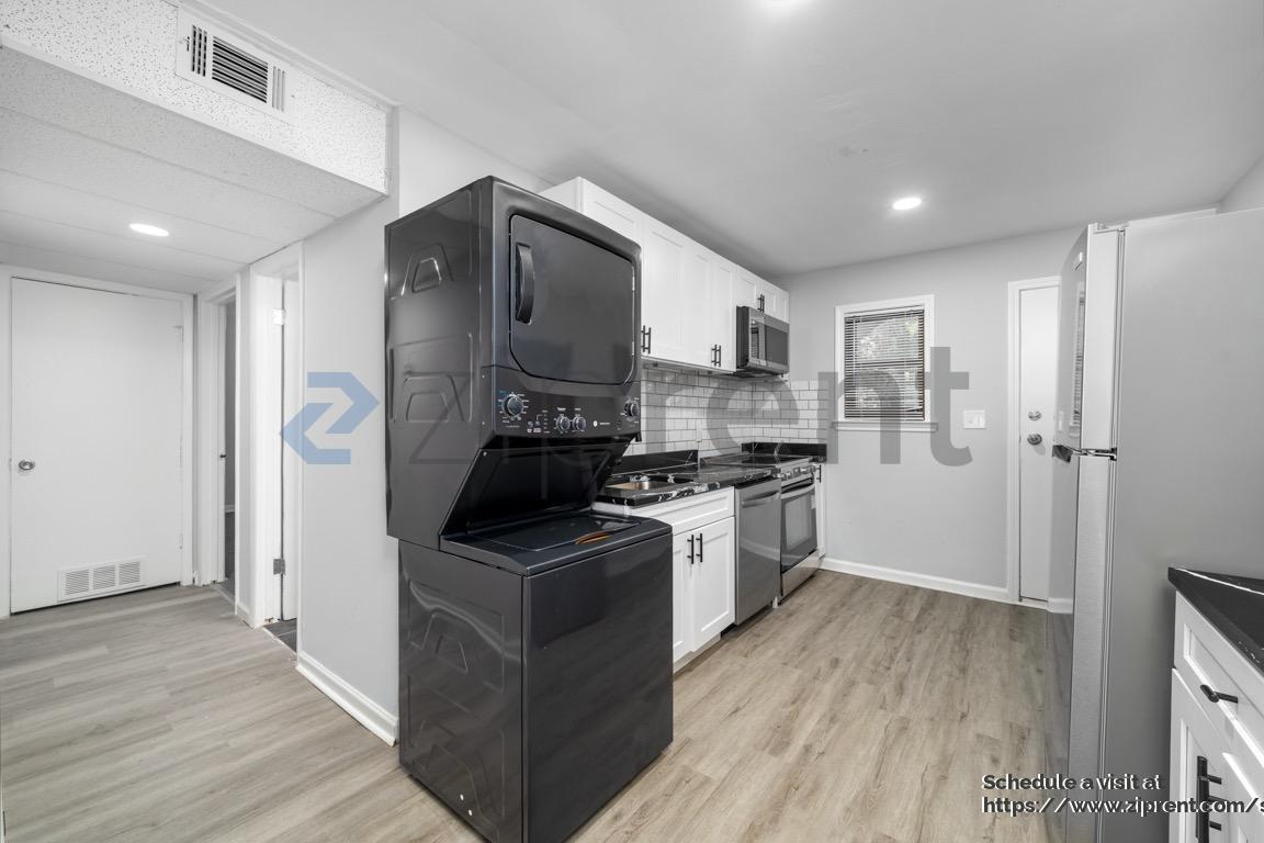 Building Photo - 575 Springwood Dr