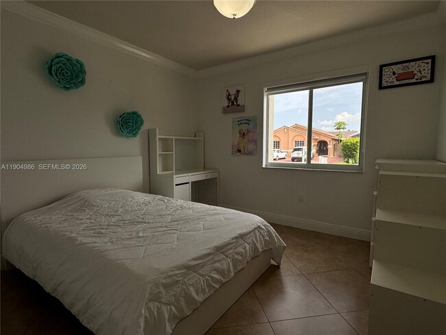 Building Photo - 2875 W 72nd Terrace