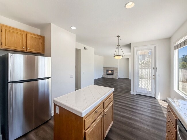 Building Photo - Beautiful 4B/3BA home in Vista for Rent!