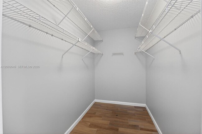 Building Photo - 6043 Sunberry Cir